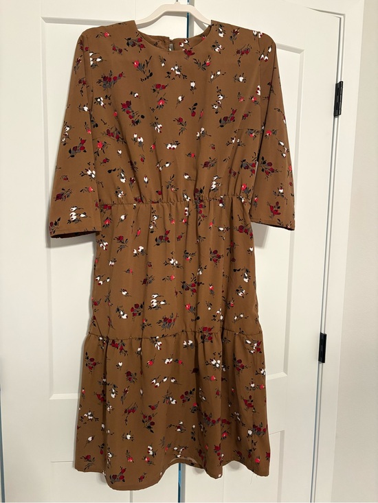 No Brand Dresses & Skirts - Tiered Floral Midi Dress in Camel with Red Accents